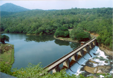 Weir downstream of the Thenmala dam
